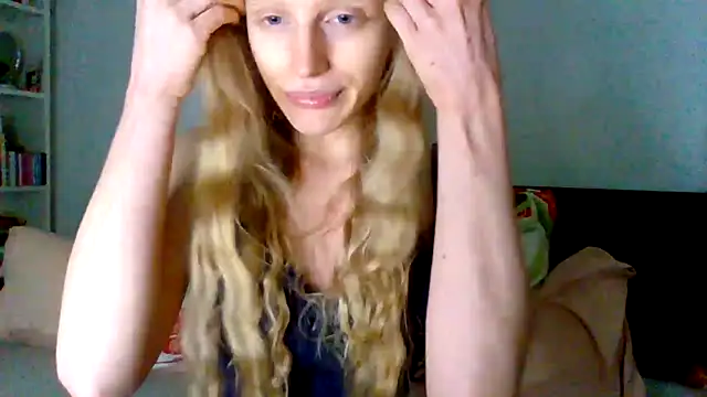 VeronicaJoyful nude stripping on cam for live sex video chat