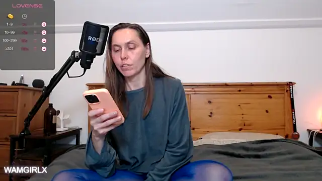 wamgirlx nude stripping on cam for live sex video chat