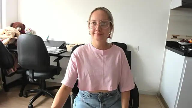 Adele_johnsonn1 nude stripping on cam for live sex video chat