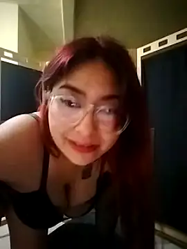 Alex-Foxy nude stripping on cam for live sex video chat