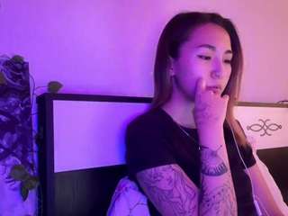 Amaya-Yamauchi nude and sexy before cam for live chat