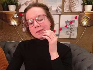 AstridRous nude and sexy before cam for live chat