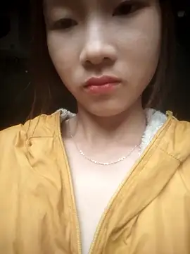 beemnh nude stripping on cam for live sex video chat