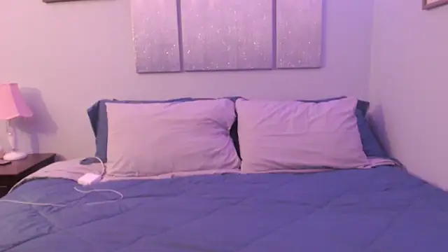 Bella_Vaughn nude stripping on cam for live sex video chat