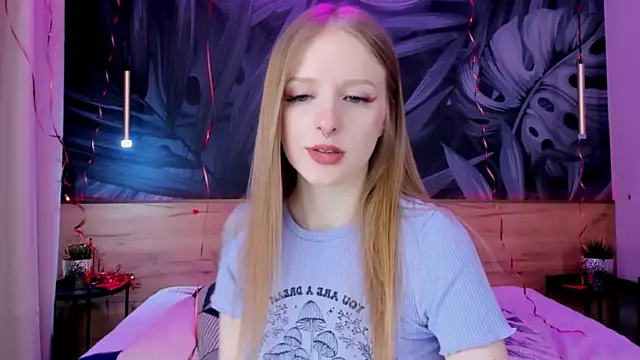 BerryBeautyy nude stripping on cam for live sex video chat