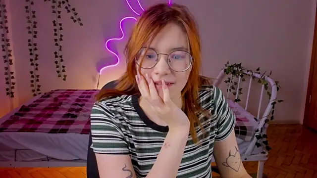 callmekatesmith nude stripping on cam for live sex video chat