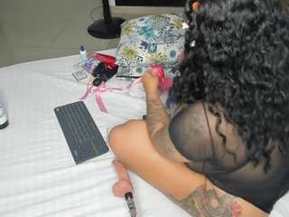 CharllotteJones nude and sexy before cam for live chat