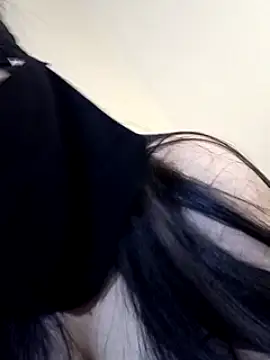 Cylia_arab nude stripping on cam for live sex video chat