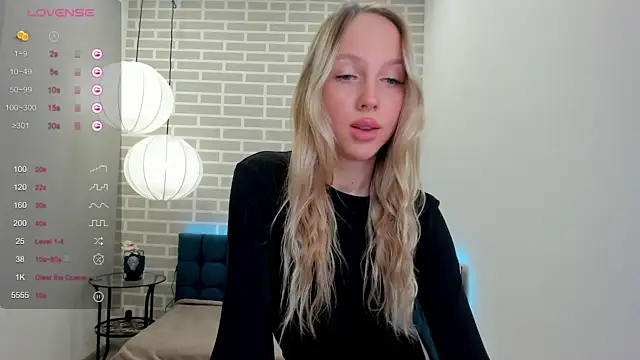 DanaCuttie nude stripping on cam for live sex video chat