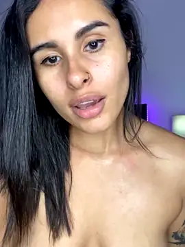 DannaRayyy nude stripping on cam for live sex video chat