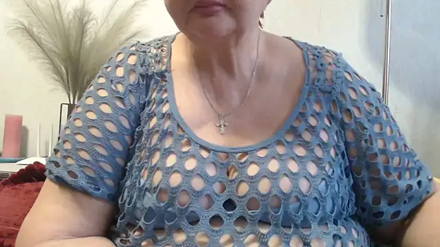 DeniseeRose nude stripping on cam for live sex video chat