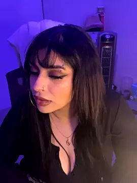 Drippindollz nude stripping on cam for live sex video chat