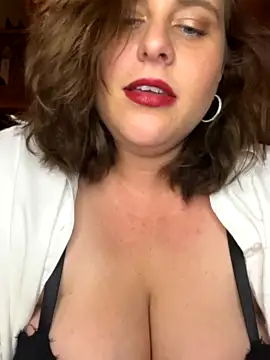 EiraOcean nude stripping on cam for live sex video chat