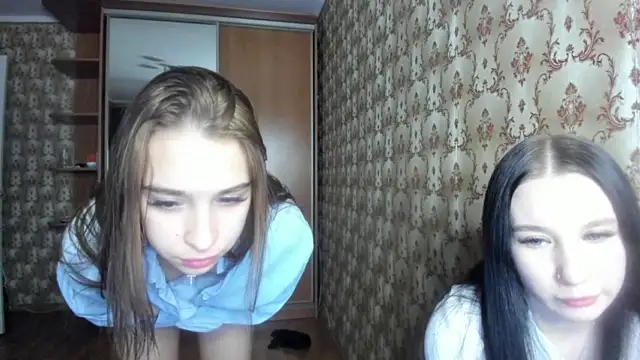 Elise_cute nude stripping on cam for live sex video chat