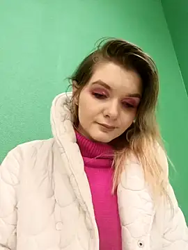 HalloLiza nude stripping on cam for live sex video chat
