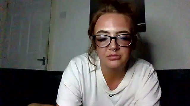 jaymeexx nude stripping on cam for live sex video chat
