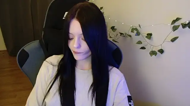 juice-peach nude stripping on cam for live sex video chat