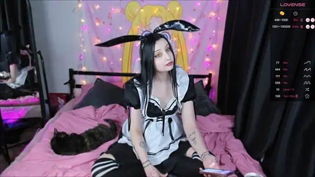 KailyLoolyCute nude stripping on cam for live sex video chat