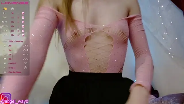 Kerry_Way nude stripping on cam for live sex video chat