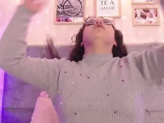 Kimm-duque nude and sexy before cam for live chat