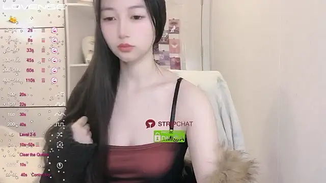 Lan-Lan-n nude stripping on cam for live sex video chat