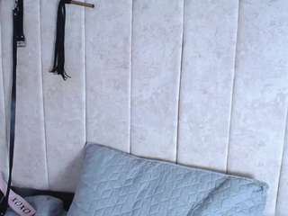 Laura-Castroo nude and sexy before cam for live chat