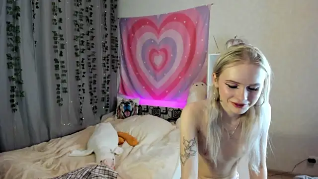 LexieLoree nude stripping on cam for live sex video chat