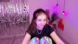Lisa_Pure nude stripping on cam for live sex video chat