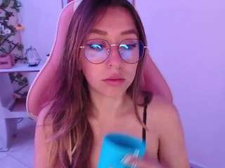 Lolaro nude and sexy before cam for live chat