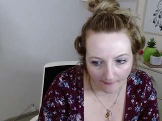 LoriWILD nude and sexy before cam for live chat
