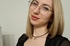 Magdalene_Janette nude stripping on cam for live sex video chat