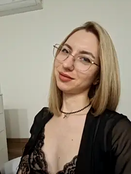 Magdalene_Janette nude stripping on cam for live sex video chat