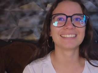 Michelle072 nude and sexy before cam for live chat