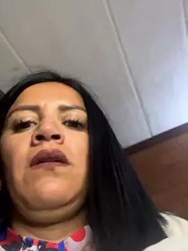 Milf_parker_ nude stripping on cam for live sex video chat