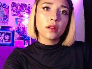 Nicki Young nude and sexy before cam for live chat