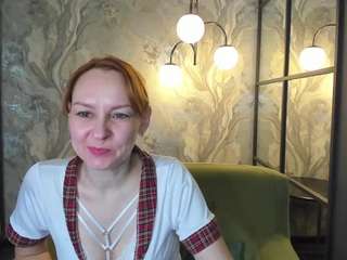 NikaGentle nude and sexy before cam for live chat