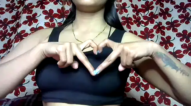 pari_sana nude stripping on cam for live sex video chat