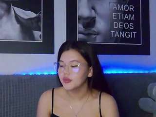 Peachy_Aisha nude and sexy before cam for live chat