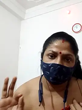 Prettyeyes5775 nude stripping on cam for live sex video chat