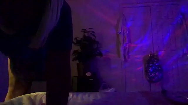 QueenDim3 nude stripping on cam for live sex video chat