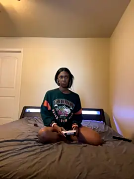 RoyaltyCharm nude stripping on cam for live sex video chat