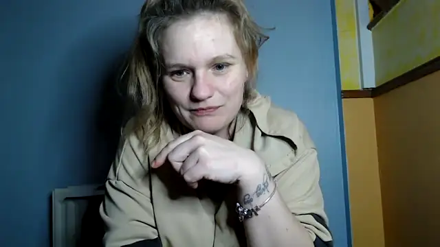samanthaalice nude stripping on cam for live sex video chat