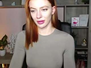 SarahFlower nude and sexy before cam for live chat