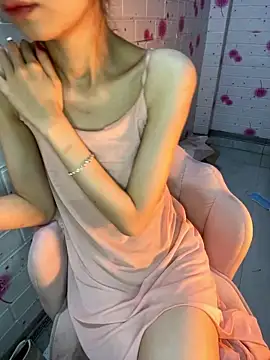 Sexcutegirlxx nude stripping on cam for live sex video chat