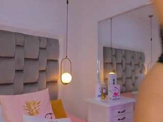 Shenoa nude and sexy before cam for live chat