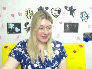SofiaLuxAntiquity nude and sexy before cam for live chat