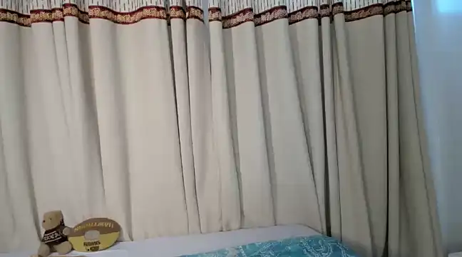 sweet_savvy nude stripping on cam for live sex video chat