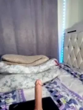 Wendy-small nude stripping on cam for live sex video chat