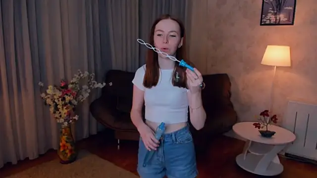 YranikaMid nude stripping on cam for live sex video chat