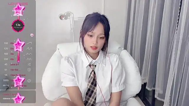 aa_Anna nude stripping on cam for live sex video chat